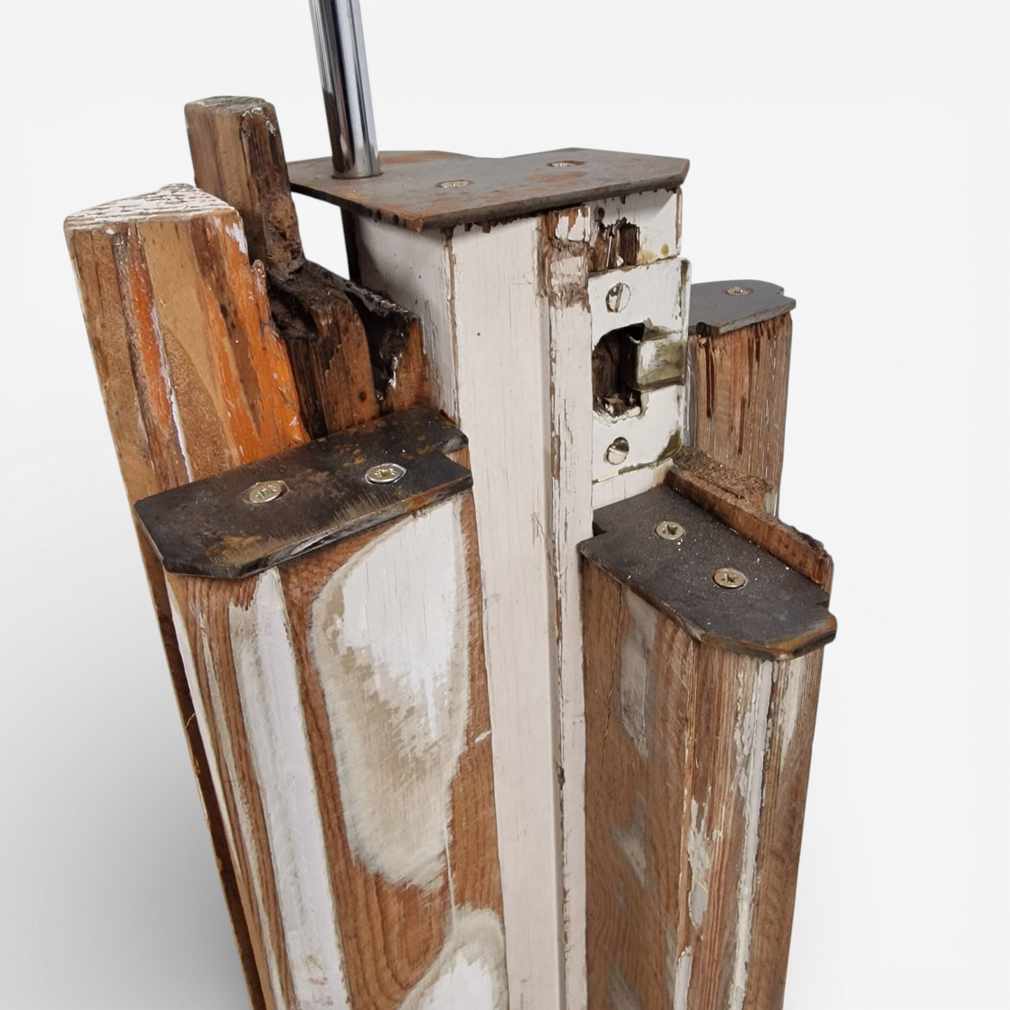 LÁMPARA ESCULTURA MADERA Y HIERRO