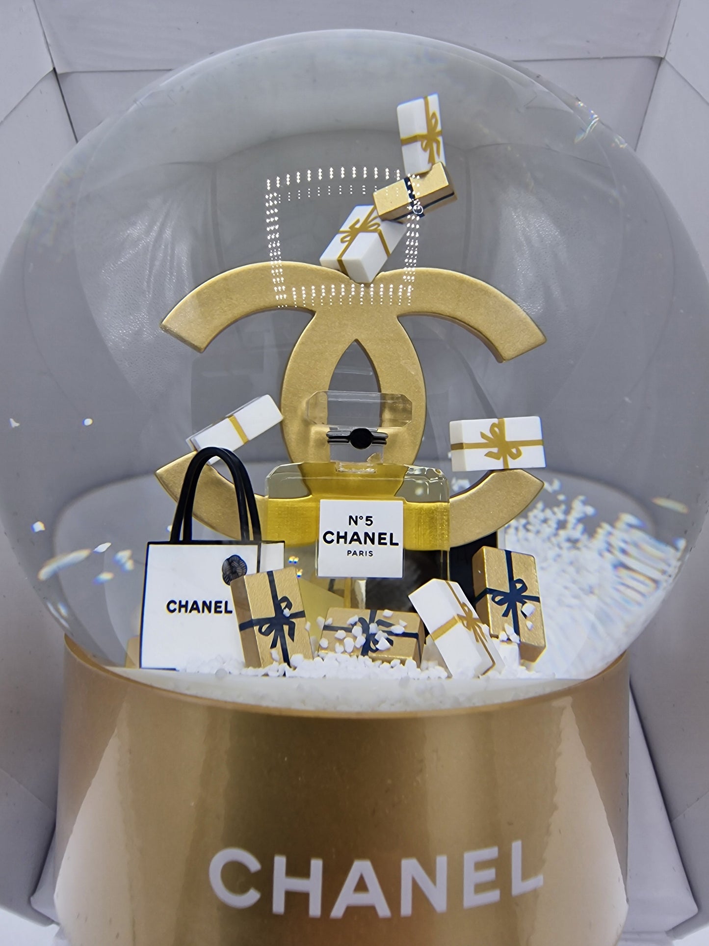 CHANEL N°5 . BOLA DE NIEVE.