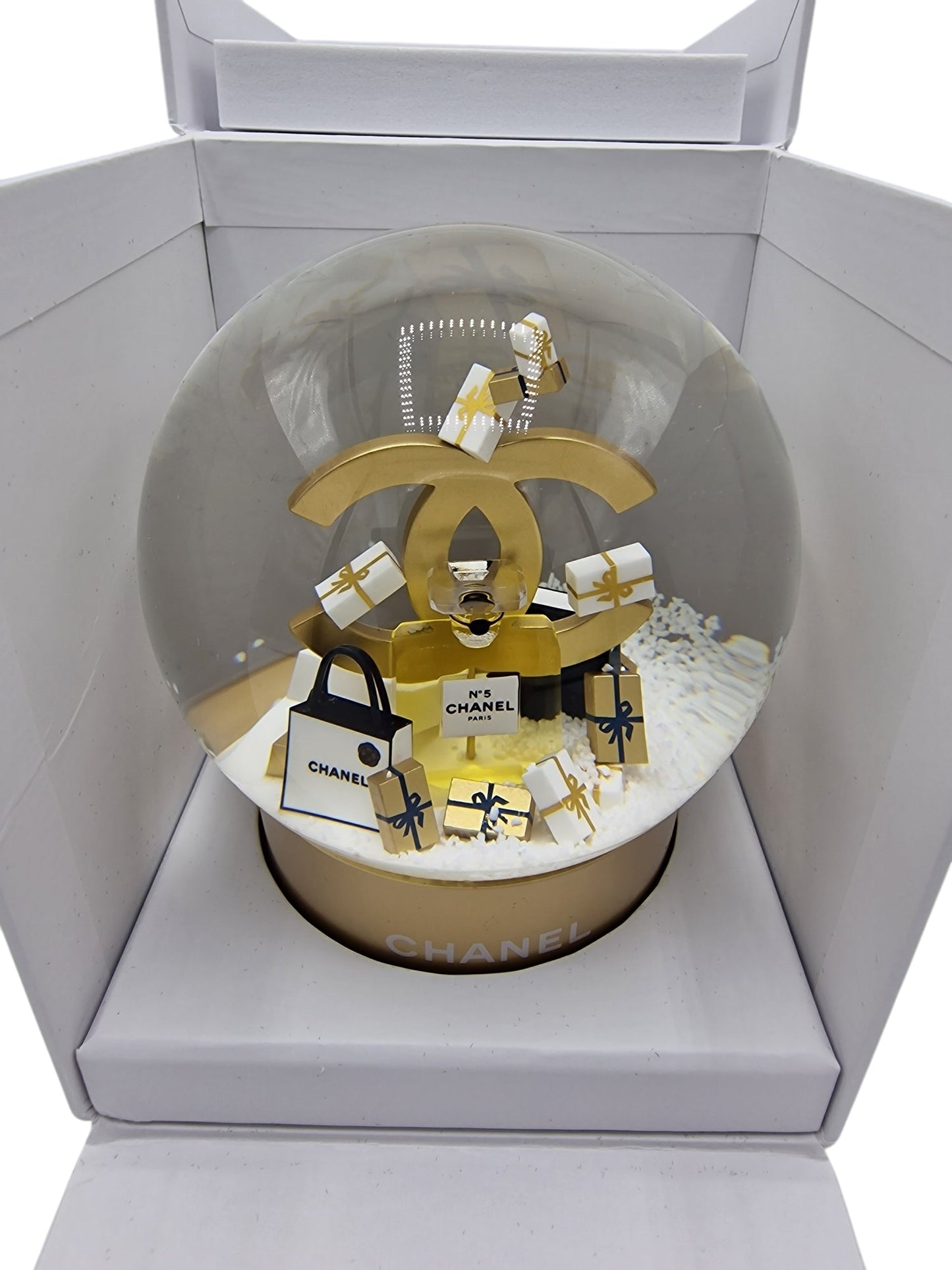 CHANEL N°5 . BOLA DE NIEVE.