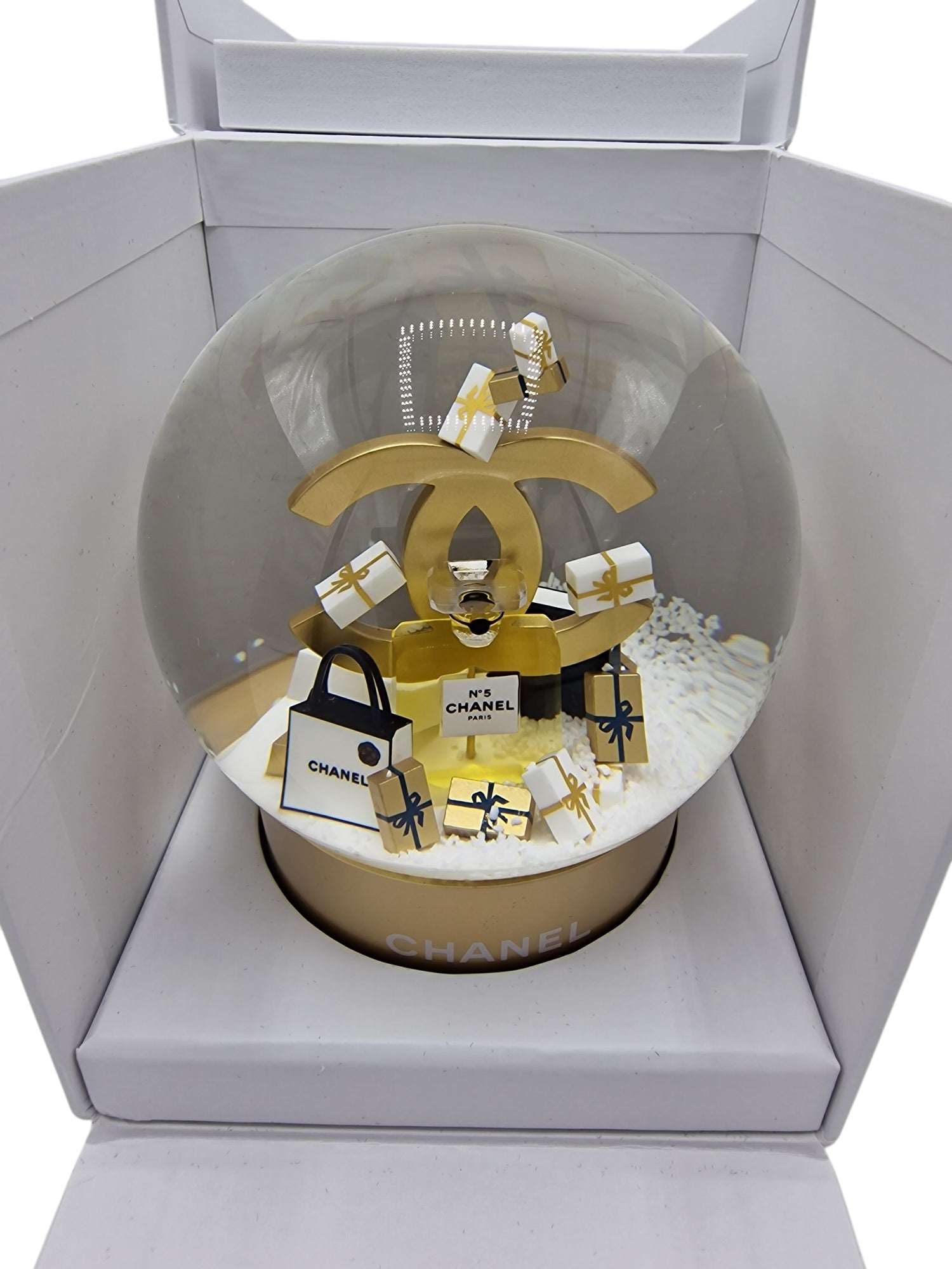 CHANEL N°5 . BOLA DE NIEVE.