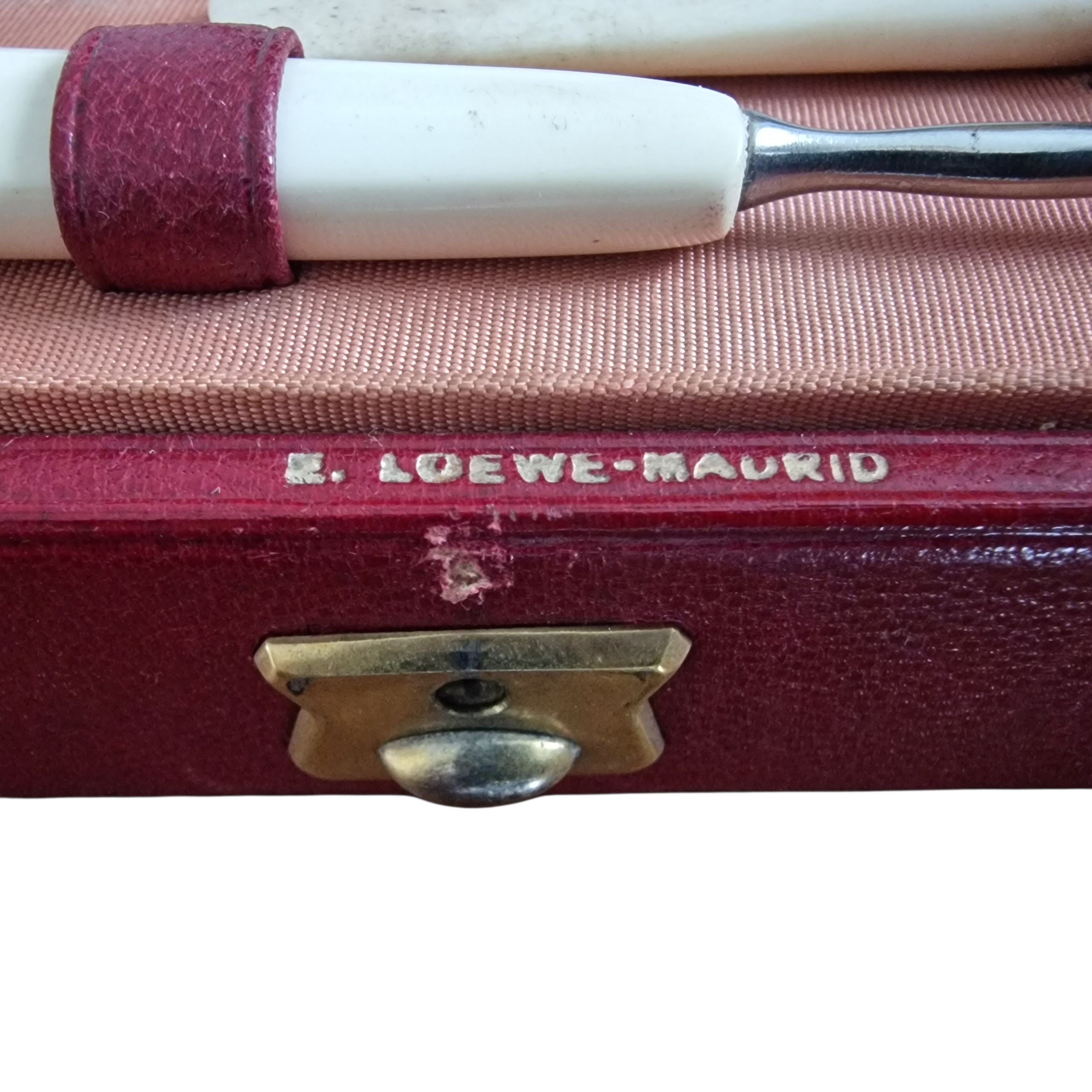 LOEWE . ESTUCHE MANICURA AÑOS 40.