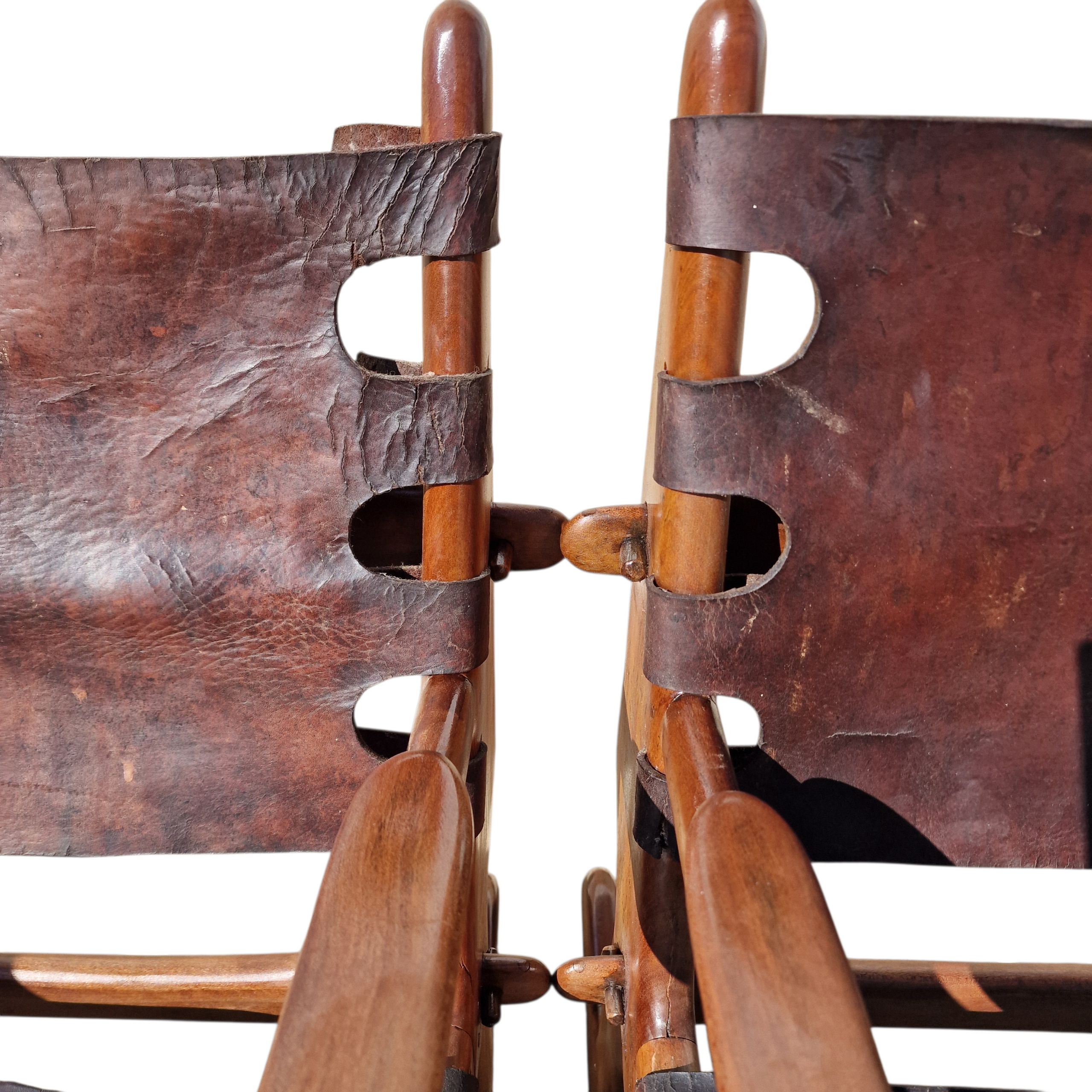 ANGEL PAZMIÑO . PAREJA DE MECEDORAS 1950