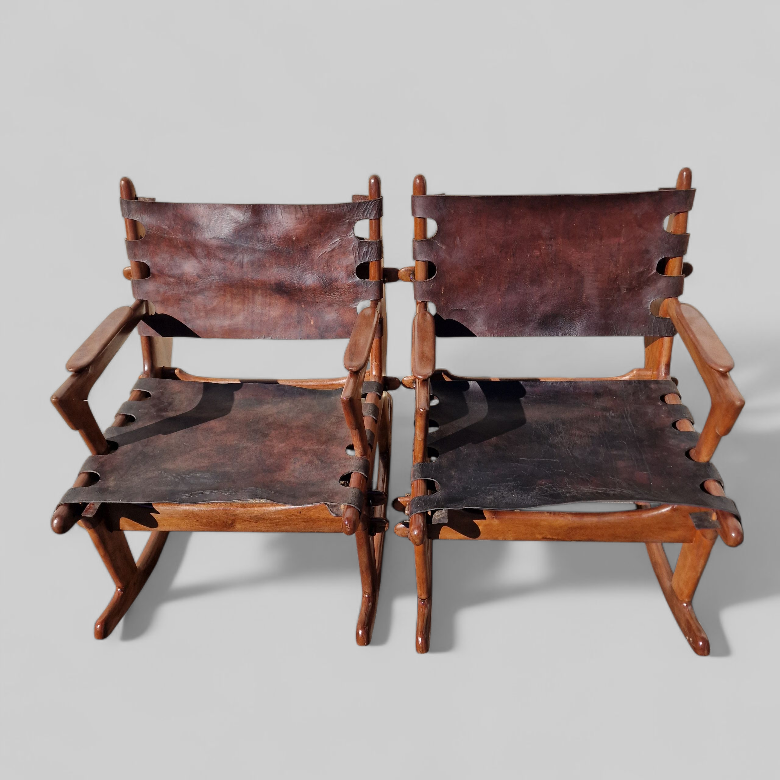 ANGEL PAZMIÑO . PAREJA DE MECEDORAS 1950