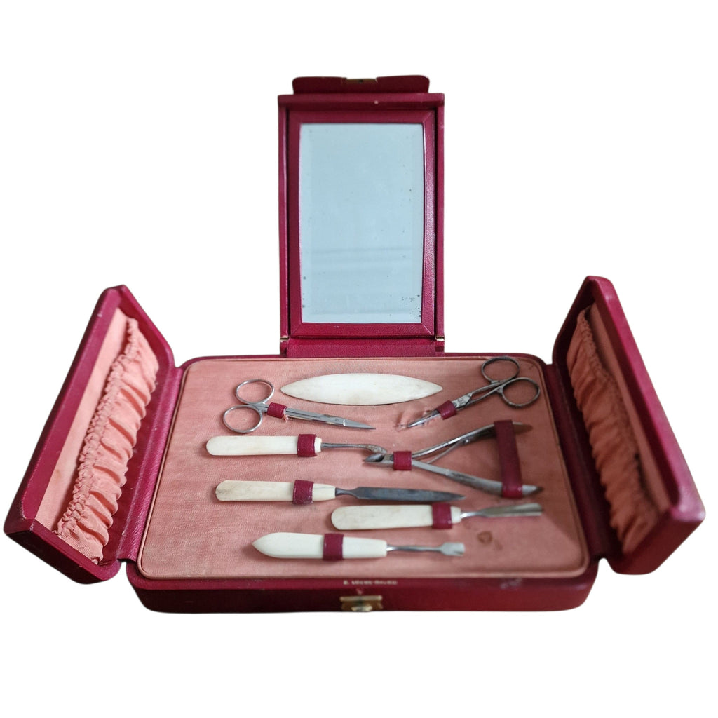 LOEWE . ESTUCHE MANICURA AÑOS 40.